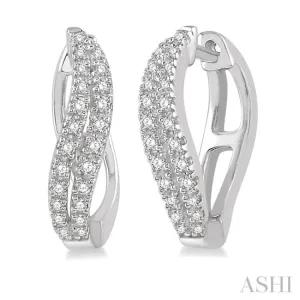 1/4 Ctw Curved Leaf Round Cut Diamond Hoop Earrings in 10K White Gold