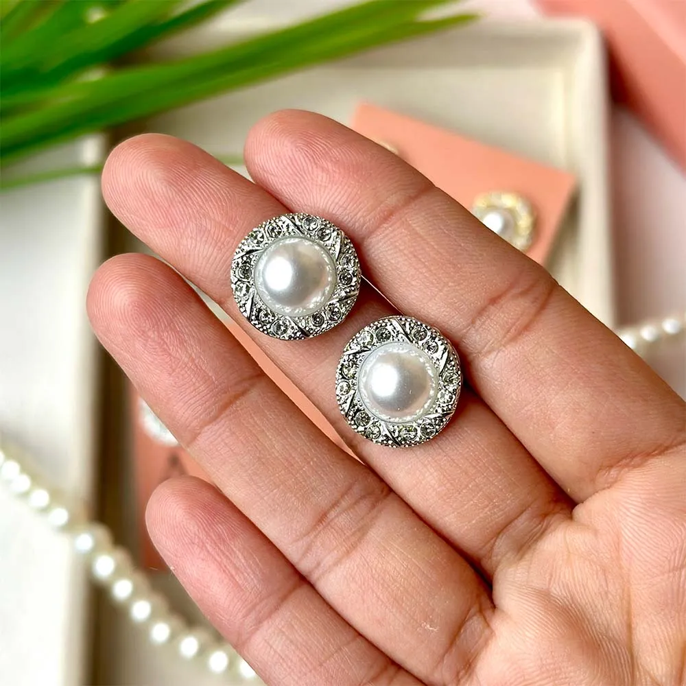 Bulbous Pearl Studs