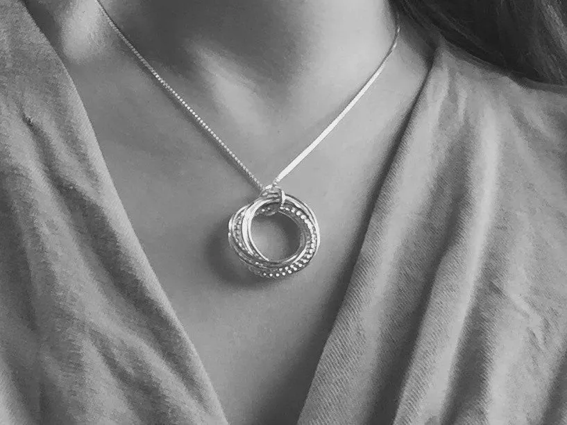 Interlocking circle necklace / Sterling silver infinity necklace / family necklace 8th anniversary gift