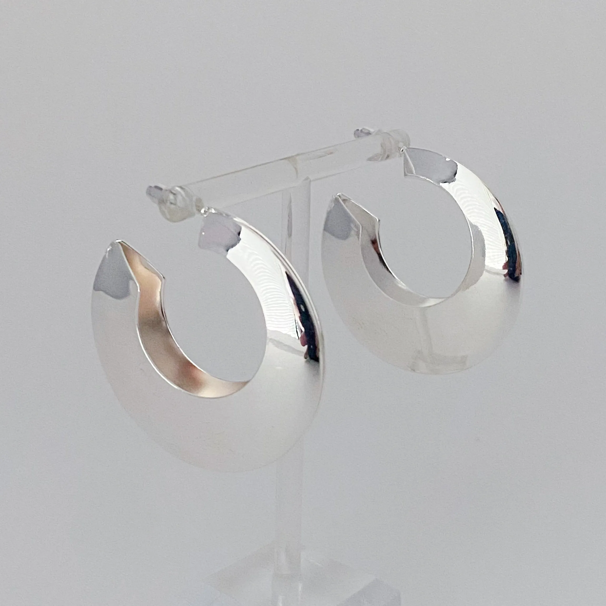 Light And Modern Hoop Earrings