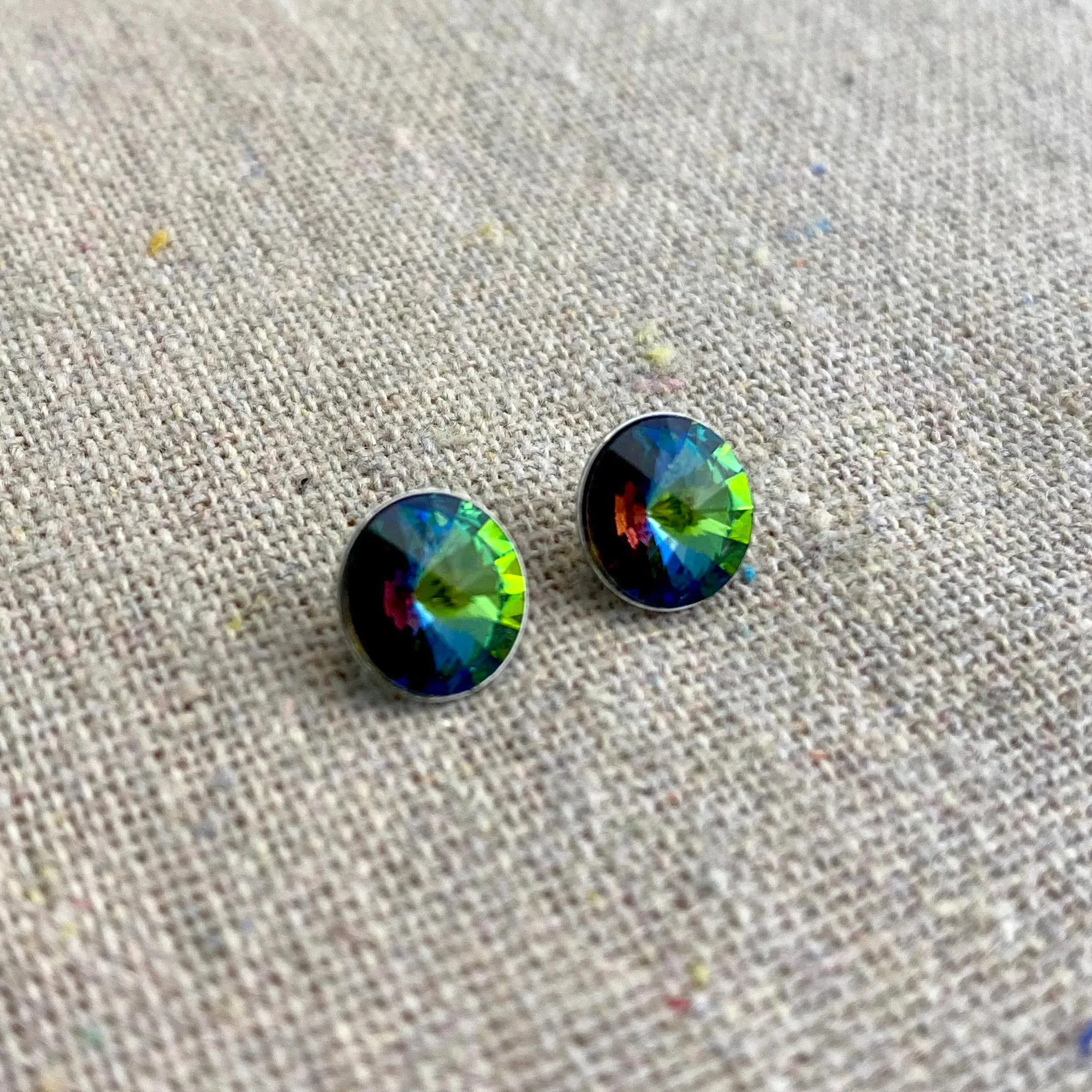 Peak Invisible Earrings • 8mm