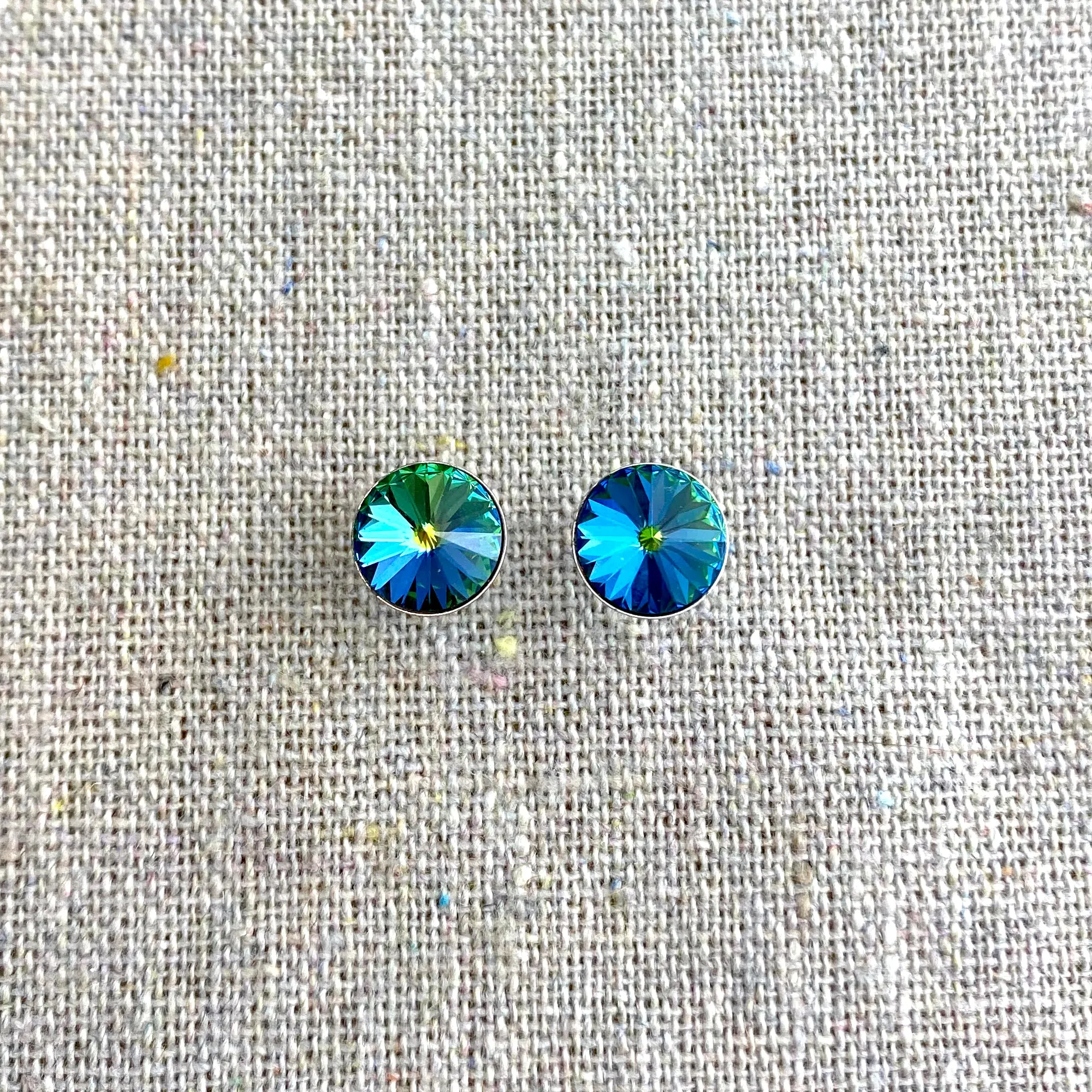 Peak Invisible Earrings • 8mm