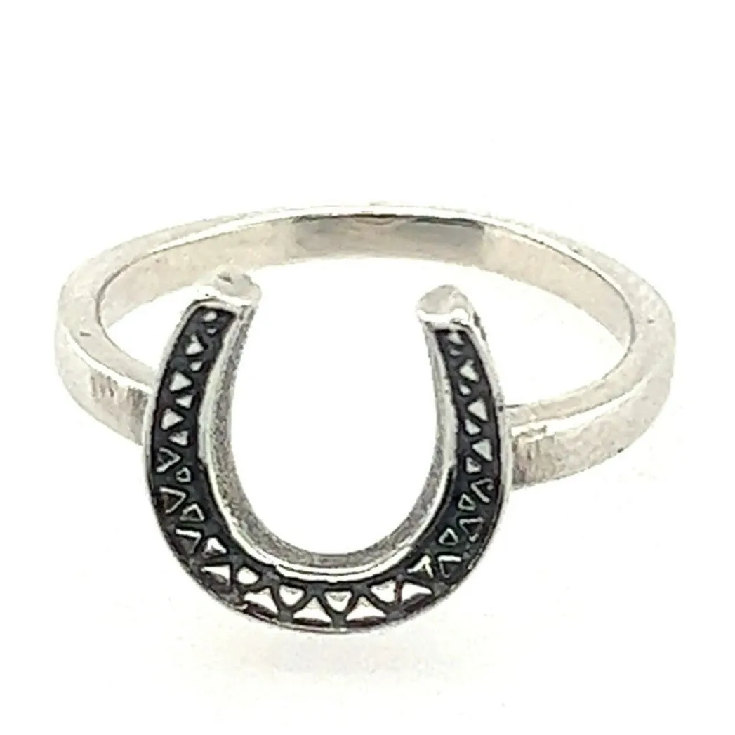 R221 Horseshoe Ring