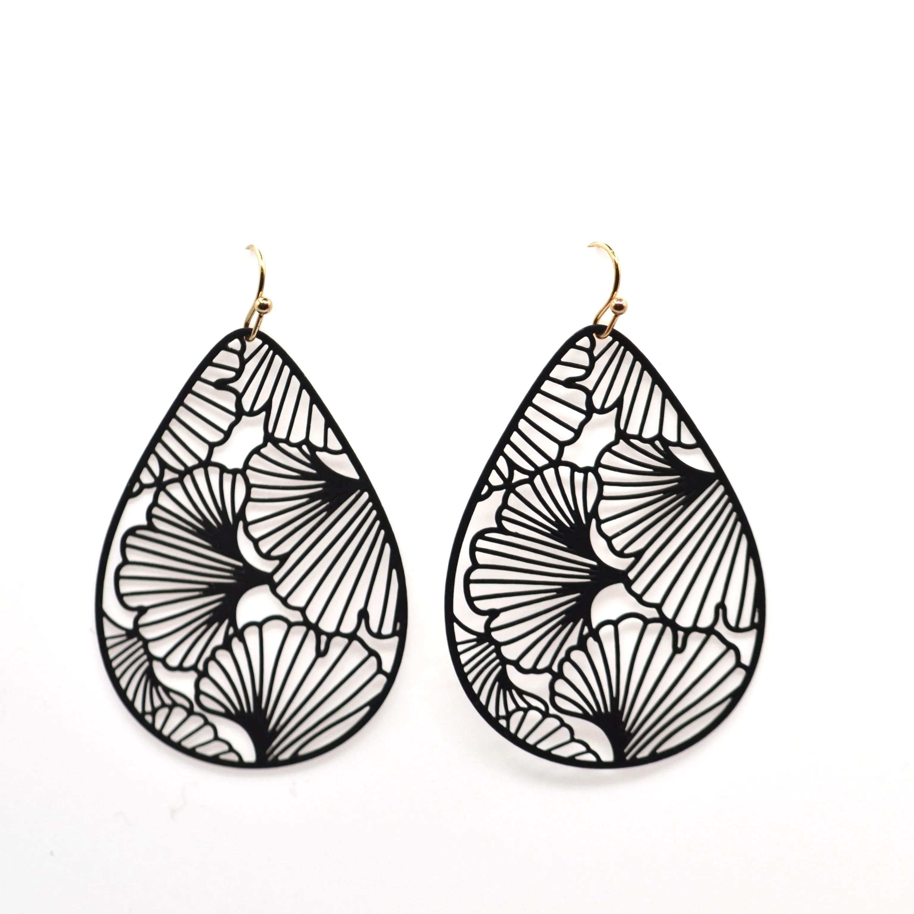 Shell Earring