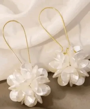 White Flowers Refined Earrings