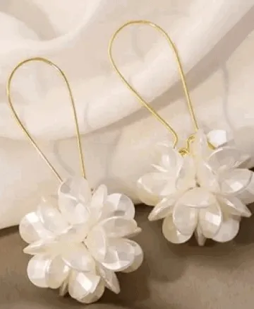 White Flowers Refined Earrings